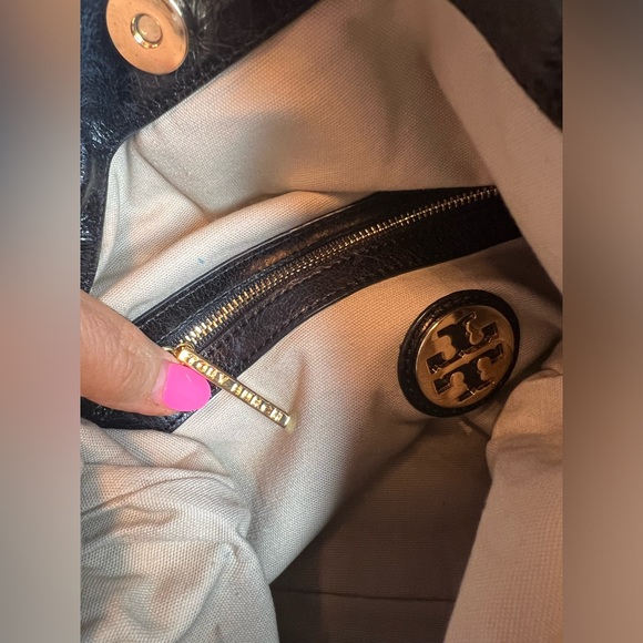 Tory Burch Classy Black Bag - Picture 8 of 9